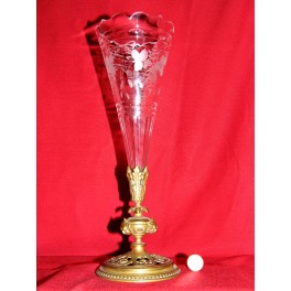 Grand vase bronze soliflore conique tulipier centre de table bouquetiere antiquité
