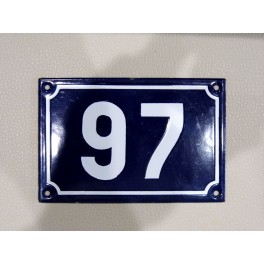 Plaque émaillée de maison rue 97 en relief 15 x 10 cm
